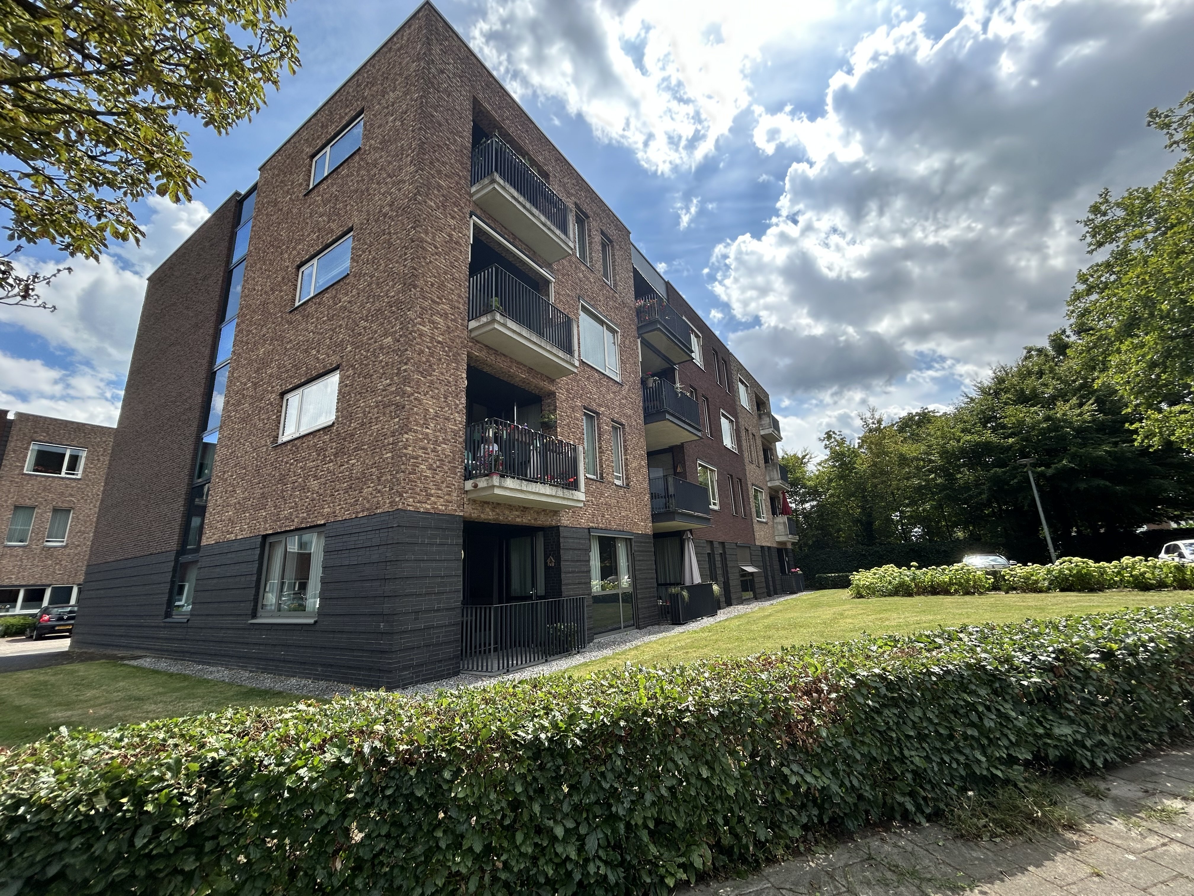 free-sector-houses for rent on Burgemeester van de Heijdenstraat 13